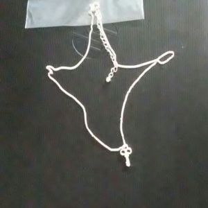 Cadenita tipo gargantilla